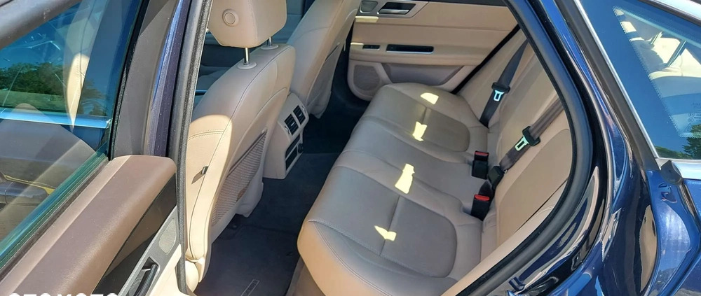 Jaguar XF cena 84900 przebieg: 198000, rok produkcji 2019 z Kwidzyn małe 106